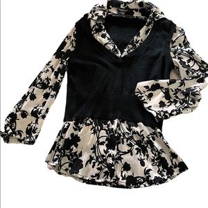 BEBE Blouse, Gorgeous Print! Size Small. Great condition!